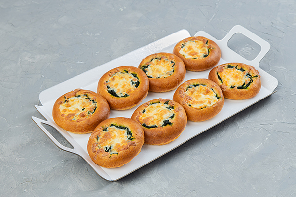 Ватрушка со шпинатом и сыром